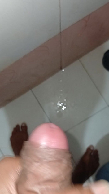 Hot sexy Sneha: Solo kutas cummshot mastrubation w łazience