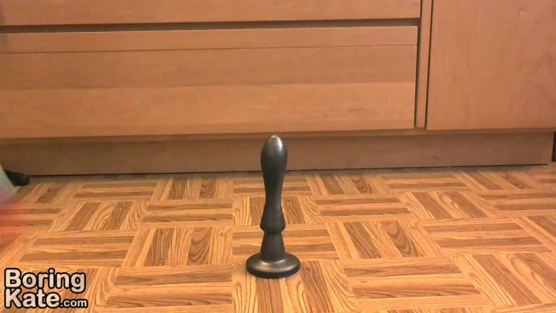 Boring Kate: Kate does anal masturbation