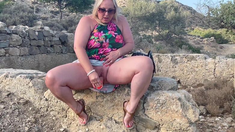 Lena Cox: Outdoor Masturbation and Squirts - Nympho Wife Real Orgasms
