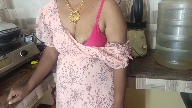 Laxi ammu: Ev hanımı mutfak ateşli romantizm