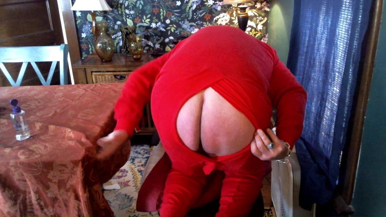 beardaddychub: Orso papàchub si masturba e viene in cam in abito...