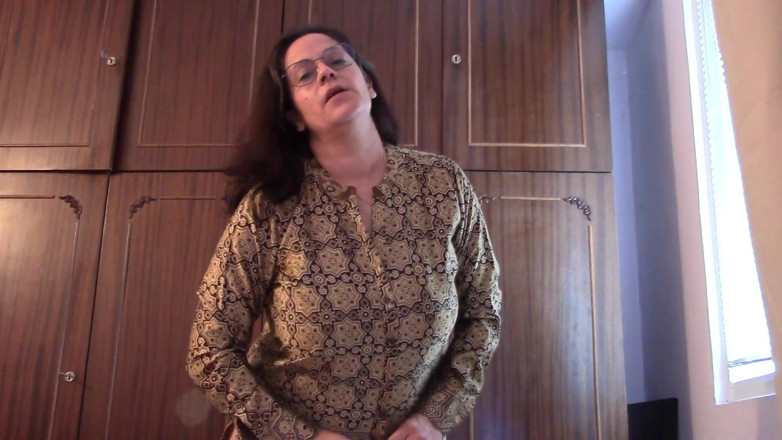 Randy and Deria: Stepmommy Around'i takip ediyor