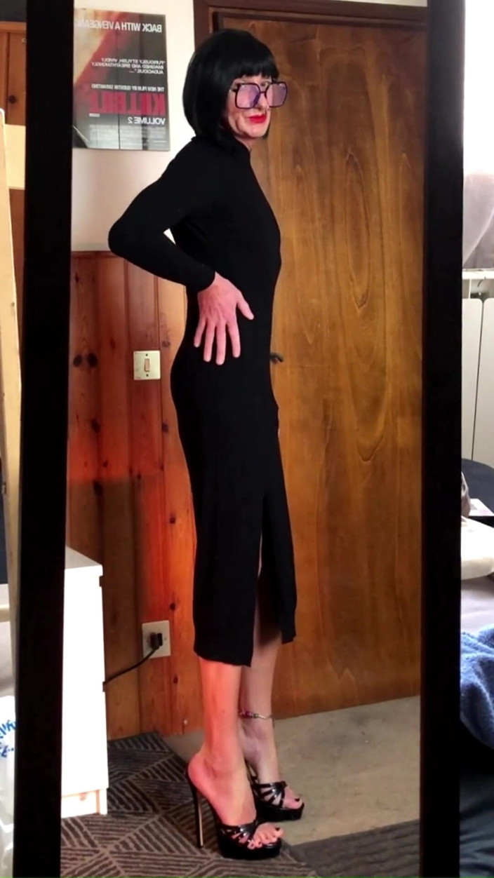 Andreina Naty: Tes berjalan dengan sepatu hak tinggi