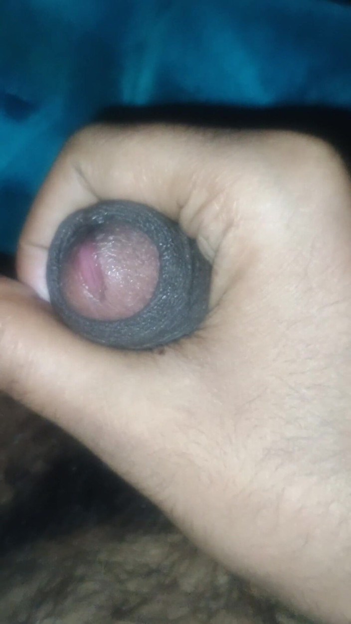 Hot_bobby: Gay Swiss ngocok kontol dengan erangan panas
