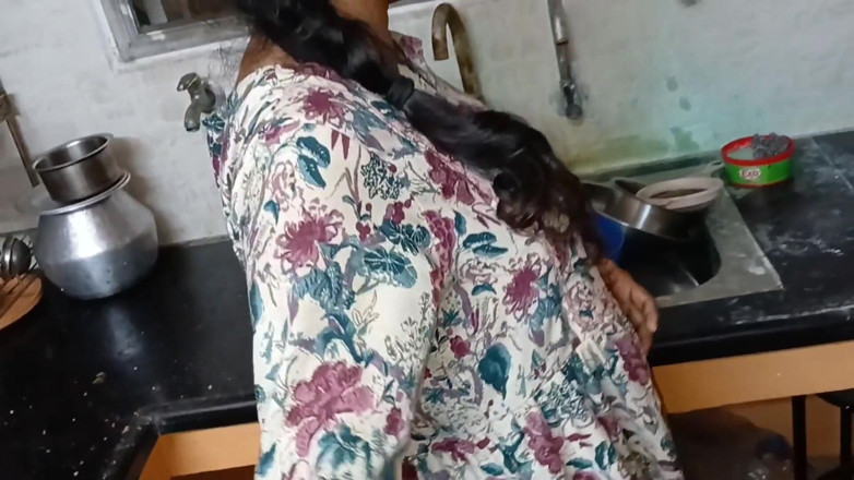 Apple Porn: Sex extrem cu călărire inversă cu Devar Bhabhi