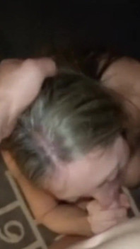 Niebieskooka Blondynka Hiszpanka Uwielbia Klęczeć, Jeść Dobrego Kutasa I Mieć Spermę Na Twarzy