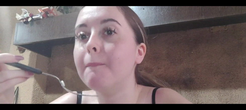 RavenHearth666VIP: Eating My Lunch