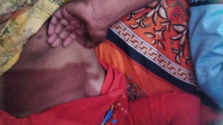 Deshi women: Mi sono goduto il sesso con la mia sorellastra mentre...