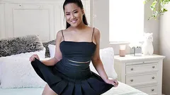 壮观的异国情调的亚洲处女第一次体验大白鸡巴 - 小亚洲人