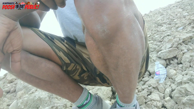 Ass Monkey: Dj Buttpussy有一个巨大的混蛋