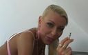 Nikky Blond: धूम्रपान करने वाली Nikky blond की जोरदार चुदाई