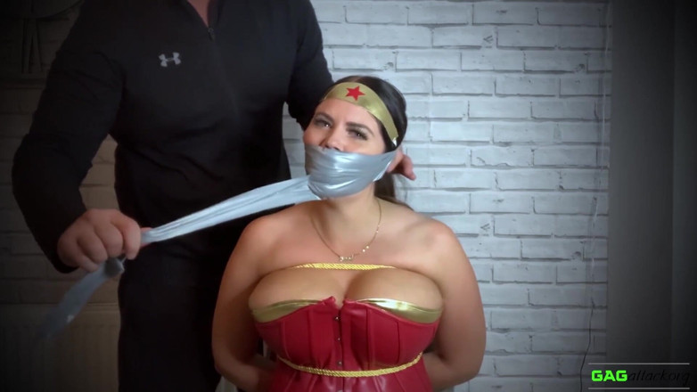 Gag Attack: Terri - WW em cativeiro