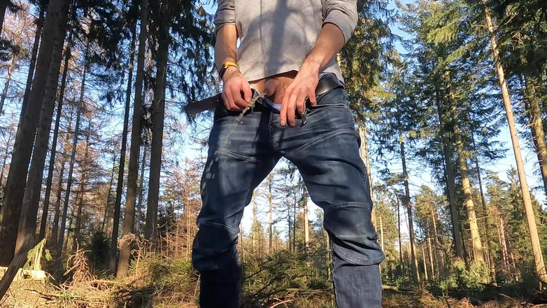 Fratchino: Un mec pisse