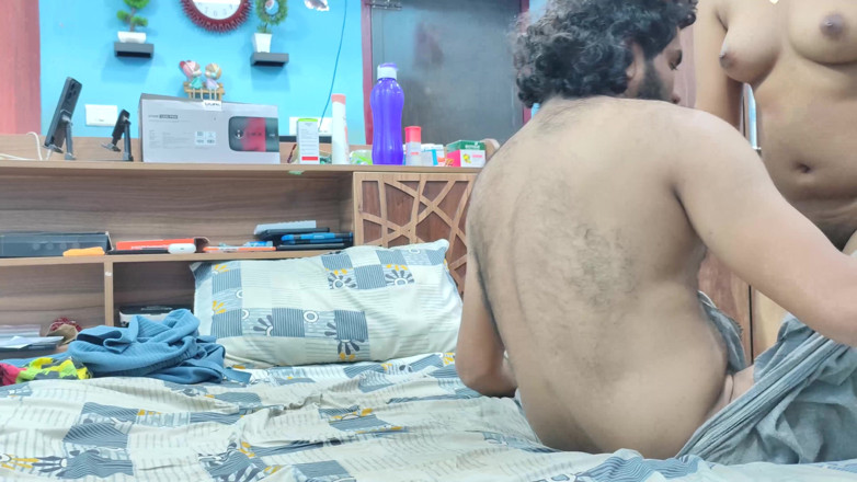 Vaigavarun45: Nude Couple Neck Kiss Lip Lock and Nude Body Rubbing