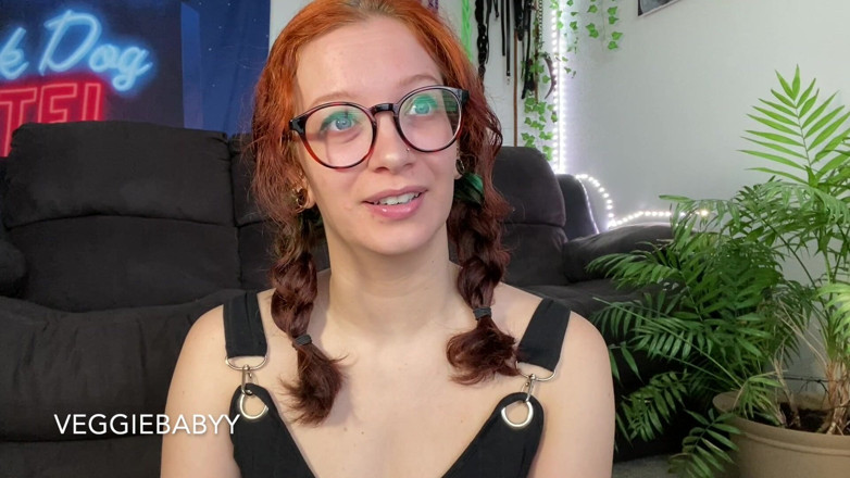 Veggiebabyy: Freundin schrumpft und isst freund