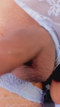 Beats Masturbates to a Stronger Orgasm