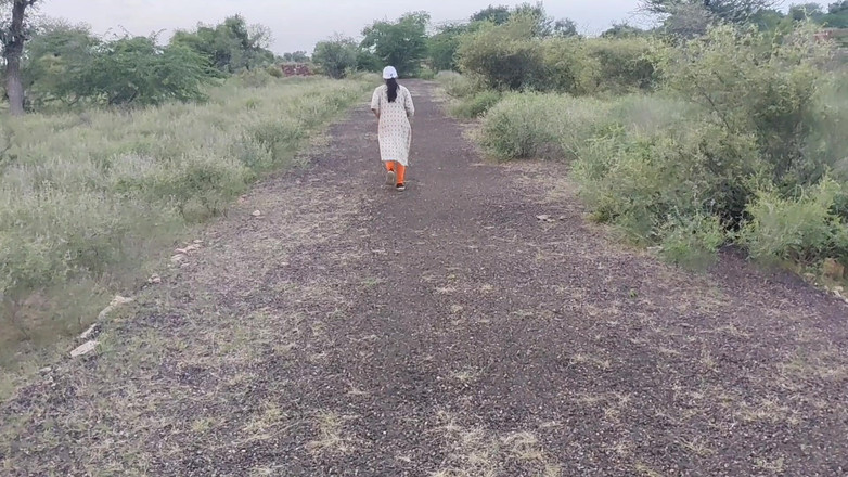 Khushboobhabi: La fille est venue se promener, un garçon l’a embrassée...