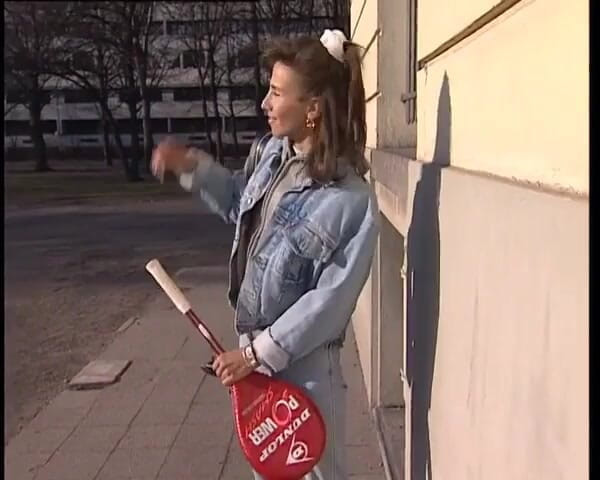 YOUR FIRST PORN: Ich Zeige Euch era .. - Betty, eu vou te mostrar algo ......