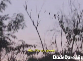 DudeDare: 変態男は森の中で徹底的に叩く