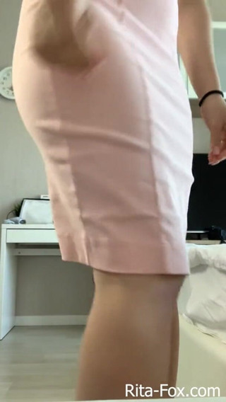 SugarNadya: De roodharige schoonheid pronkde met haar sexy lichaam