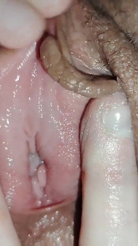 Ti faccio un pompino ma vieni nella mia figa amatoriale sborrata hd