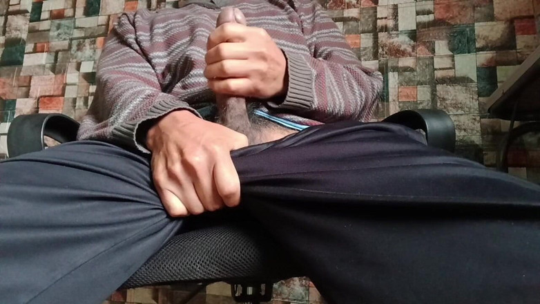 Hornyboy2058: Třením to v džínách, dokud to už nemůžu vzít