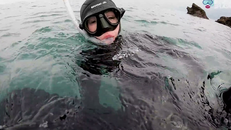 UKCuteGirl Lucy Lauren: Secret Underwater 8mm Wetsuit Play - Snorkeller Gets Away with It