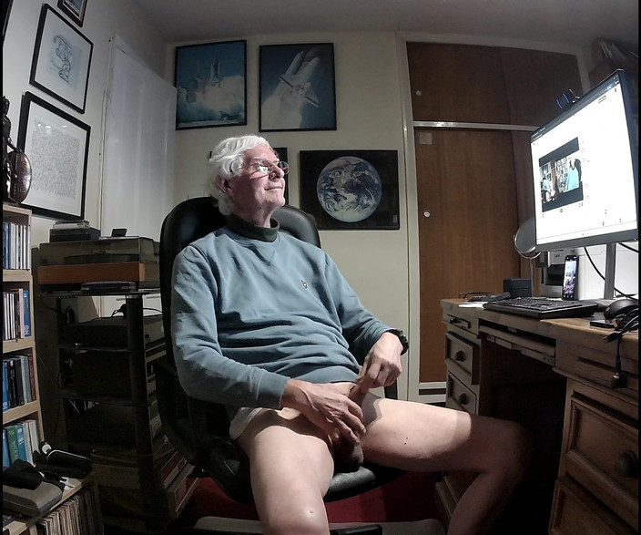 bigears: Soukromá Webkamerová Show Se Spermatem