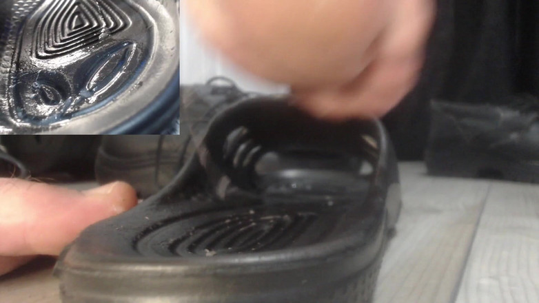 Hunky time: 男性の精子とスリッパ