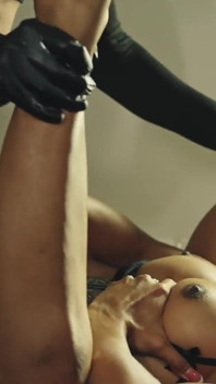 Sumisa Asiática Ladyboy Garganta Profunda Esclavo Entrenamiento Y Anal Casting
