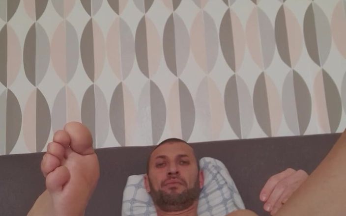 Boy jerking off: Chlapec si honí