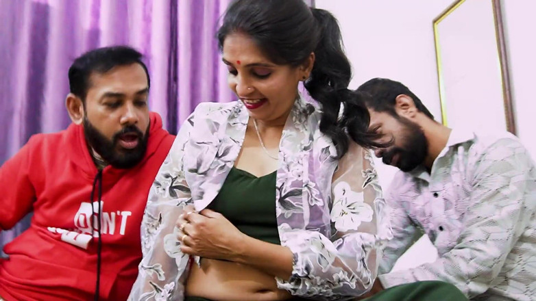 Queen star Desi: เรื่องเสียว threesome โหดๆ คู่รักกับพี่ชายต่างมารดา