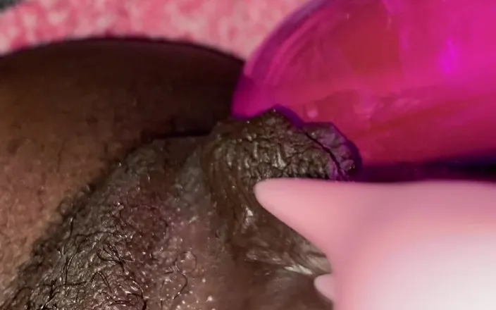 Shy babe: Playing with Pussy with Dildo