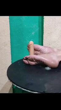 Gresopio dělá footjob s robertkem 3