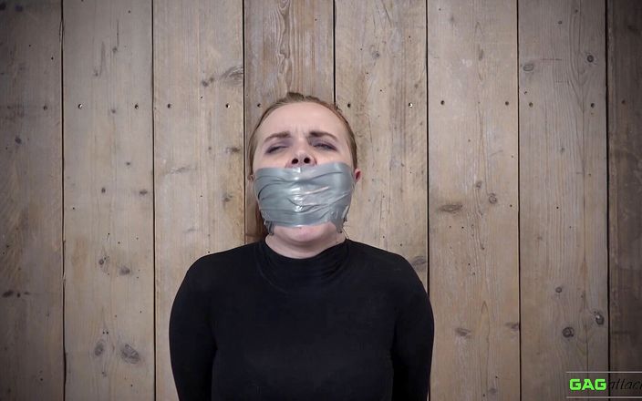 Gag Attack!: Roxy - PVC bant ağzı tıkalı