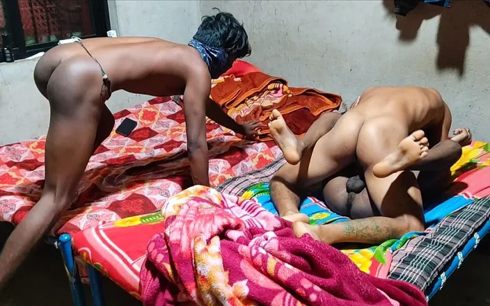 Xtremee: Three Indian Gays One Room