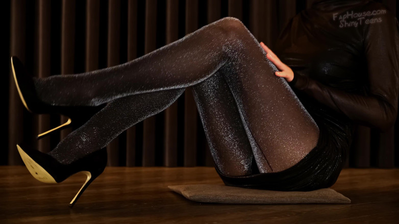 Shiny teens: 928 Shiny Black Lurex Pantyhose