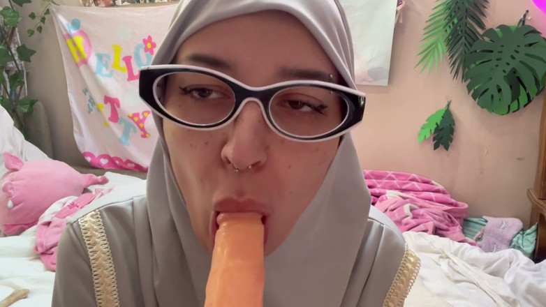 lanalovacutie: Blowjob Hijab