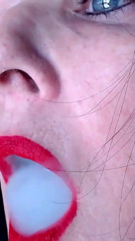 Czerwona szminka Aplikacja Duck Lips Gorące Palenie MILF