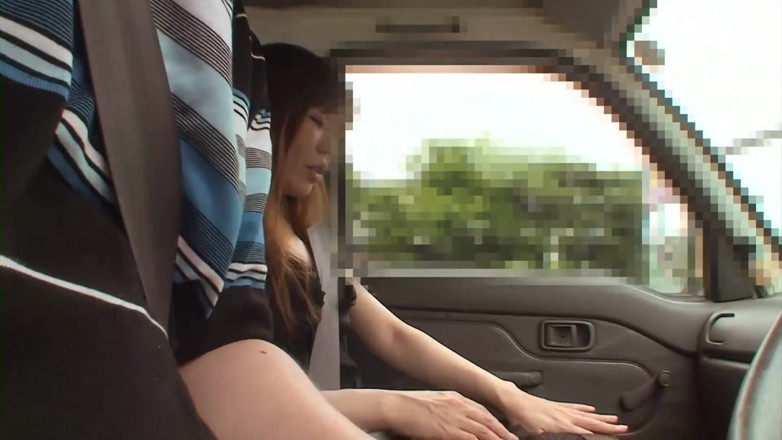Asian Mature Climax: Sexy asian milf is having an interview in the car