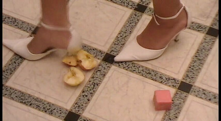 Femdom Austria: Drcení potravin