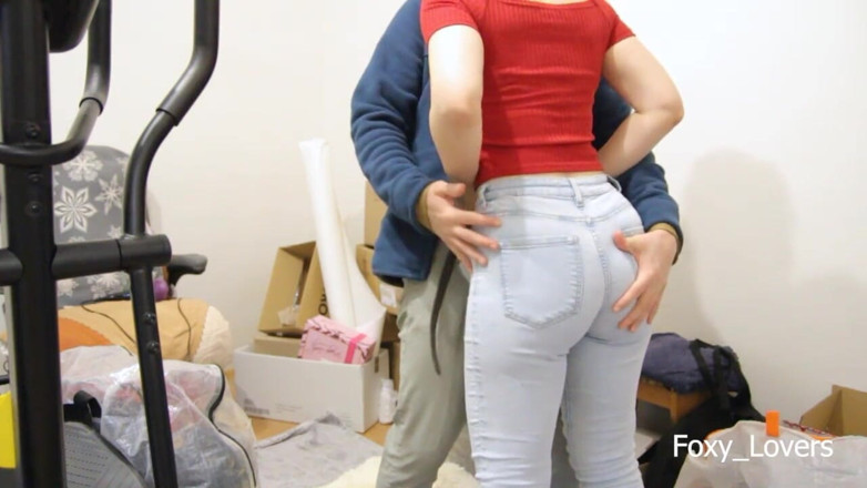 Foxy_Lovers: Een blondine zonder geld moet rekeningen betalen voor een verhuizing...