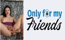 Only for my Friends: 私のガールフレンドのジャネッサ・ジョーダンは、黒髪のふしだらな女で、彼女の猫に大人のおもちゃを突き刺し、指で自分自身に触れます