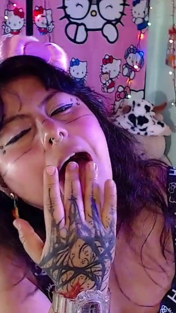Lulu pup: Very Sensual Private Session with Seduction Games, Provocative Movements and...