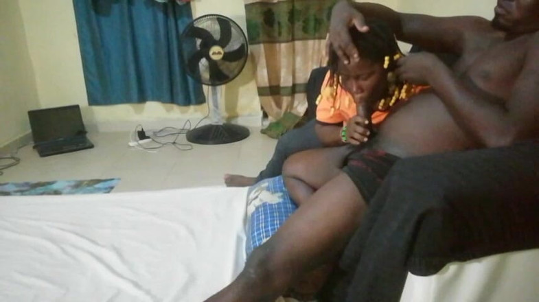 Pornsexlive: Ben telefonumda pornografi videosu izlerken bana iyi domaltılmış bir seks...