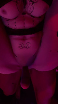 Futa Se Folla Fuerte En El Sucio Váter Del Club