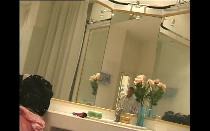 NASTY AMATEUR - Pornstar for a day: 毛深い猫を持つ素晴らしいティーンが彼氏に体に犯され、射精されました
