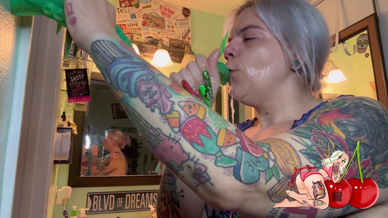 CherryBombBomb: Yeni uzun fetiş oyuncağımla gırtlağına kadar keçi eğitimi