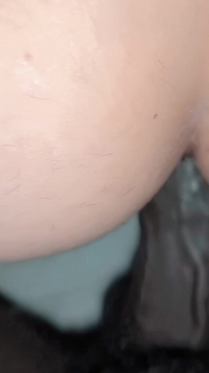 Fucker-G: 紧致的娘娘腔屁股和粗暴的大黑屌爱