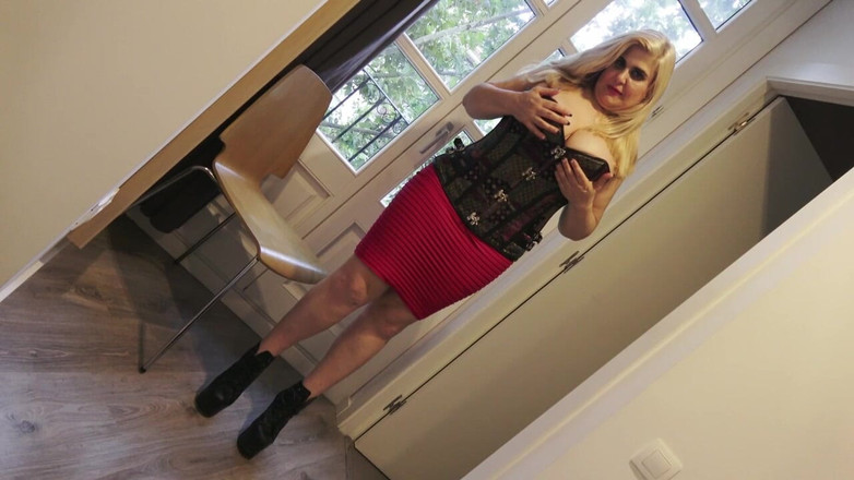 Musa Libertina: Sange di depan jendela